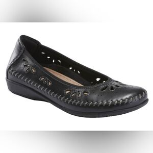 Earth Women's Black Cutout Flats